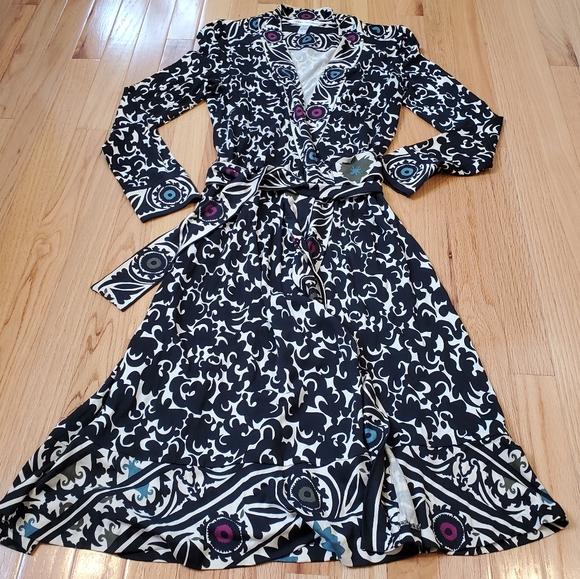 Diane Von Furstenberg Dresses & Skirts - Diane Von Furstenberg Silk Wrap Dress